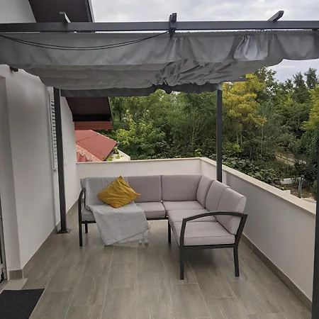 Emilija Appartement *